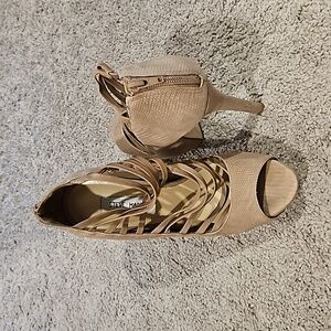 Steve Madden Platform Heels Size 9